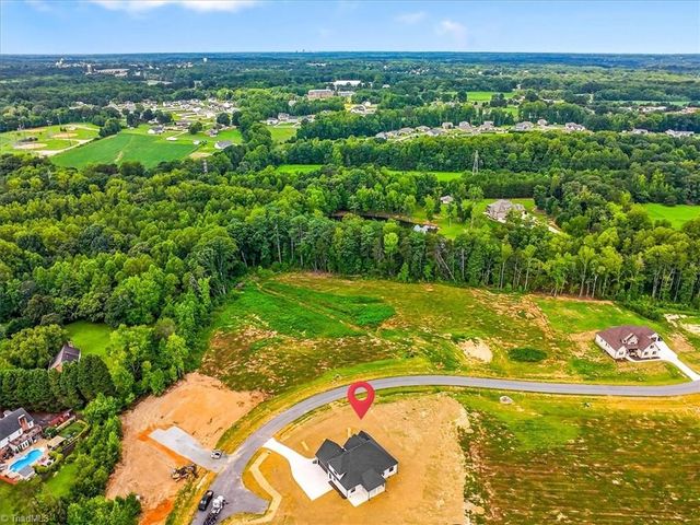 5084 Southern Pines Drive, Kernersville, NC 27284