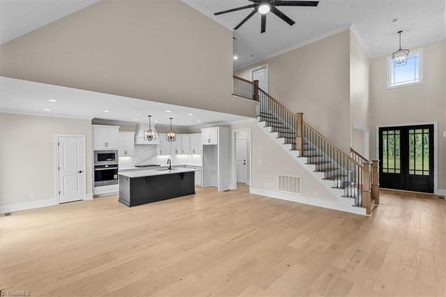 5084 Southern Pines Drive, Kernersville, NC 27284