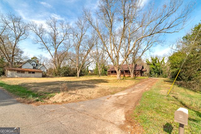 134 College Street, Royston, GA 30662