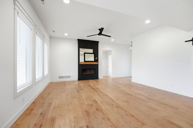 4717 STAYTON FERRY CIR, Columbia, MO 65201
