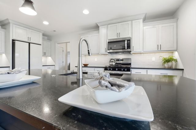 4717 STAYTON FERRY CIR, Columbia, MO 65201