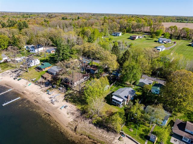 13615 Sunset Shores Drive, Cedar Springs, MI 49319