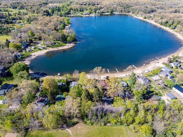 13615 Sunset Shores Drive, Cedar Springs, MI 49319