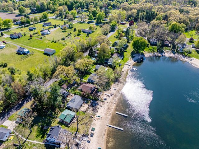 13615 Sunset Shores Drive, Cedar Springs, MI 49319