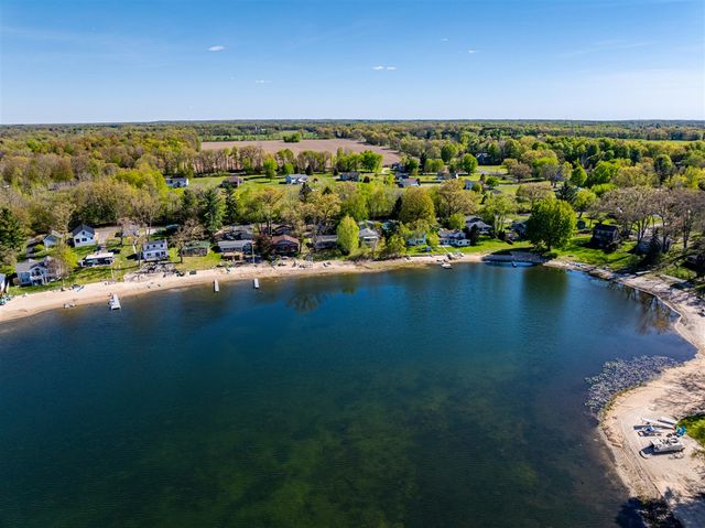 13615 Sunset Shores Drive, Cedar Springs, MI 49319