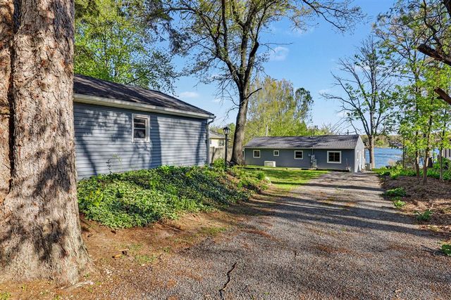 13615 Sunset Shores Drive, Cedar Springs, MI 49319