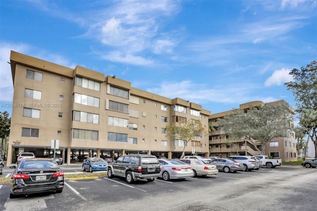 8030 Hampton Blvd 211, North Lauderdale, FL 33068