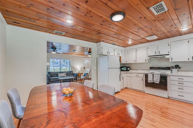 8585 W MISS MAGGIE DRIVE, Homosassa, FL 34448