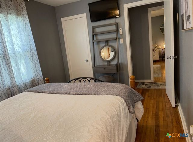 284 Perryman Street, New Braunfels, TX 78130