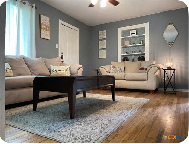 284 Perryman Street, New Braunfels, TX 78130