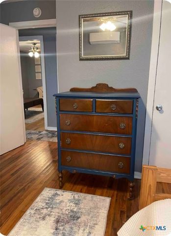 284 Perryman Street, New Braunfels, TX 78130