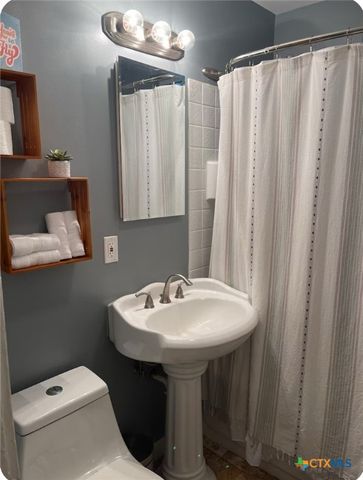 284 Perryman Street, New Braunfels, TX 78130