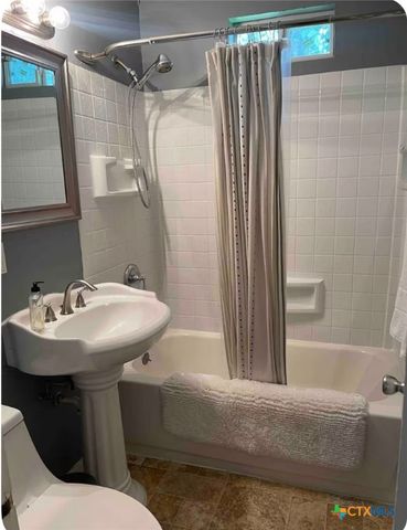 284 Perryman Street, New Braunfels, TX 78130