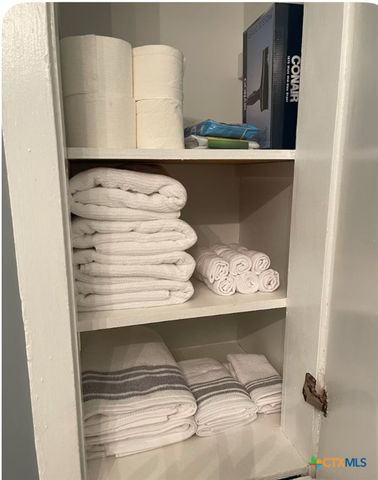 284 Perryman Street, New Braunfels, TX 78130