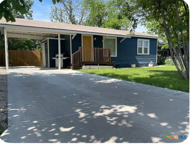 284 Perryman Street, New Braunfels, TX 78130