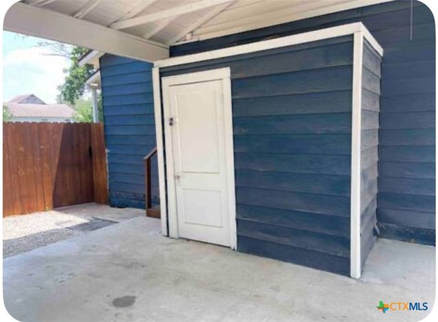 284 Perryman Street, New Braunfels, TX 78130