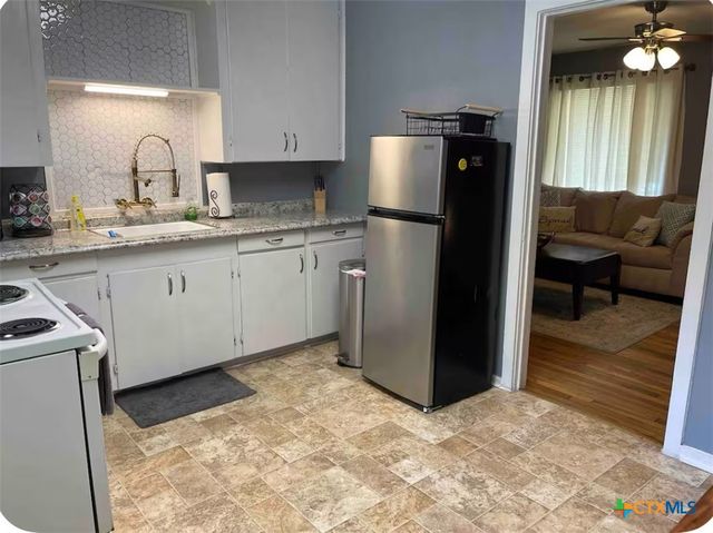 284 Perryman Street, New Braunfels, TX 78130