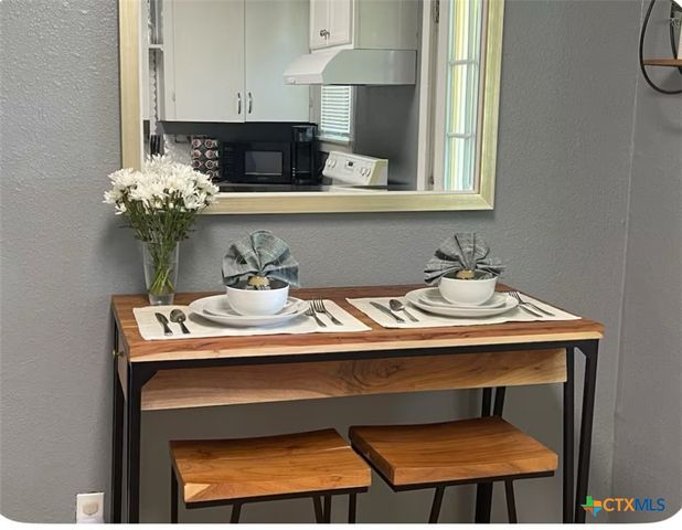 284 Perryman Street, New Braunfels, TX 78130