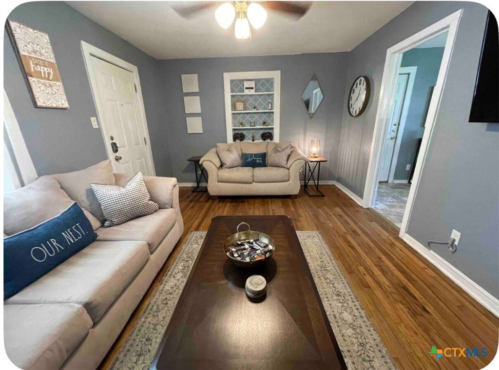 284 Perryman Street, New Braunfels, TX 78130