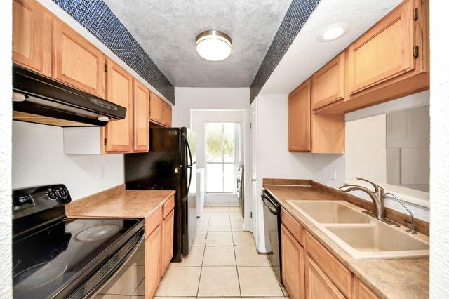 1500 Bay Area Boulevard 295, Houston, TX 77058