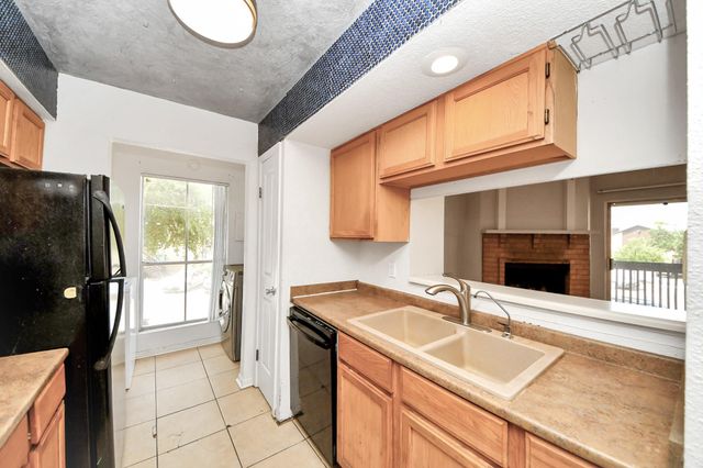 1500 Bay Area Boulevard 295, Houston, TX 77058