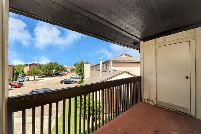 1500 Bay Area Boulevard 295, Houston, TX 77058