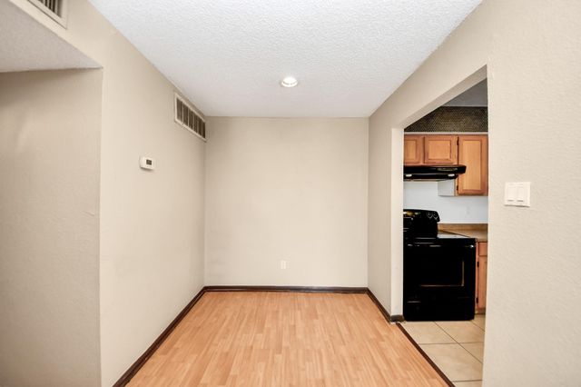 1500 Bay Area Boulevard 295, Houston, TX 77058
