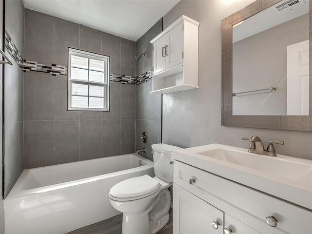 1001 Shalimar Drive, Del City, OK 73115