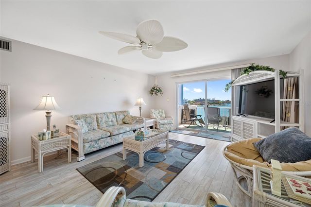 285 107TH AVENUE 306, Treasure Island, FL 33706