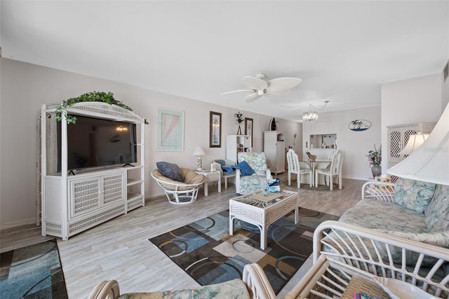 285 107TH AVENUE 306, Treasure Island, FL 33706