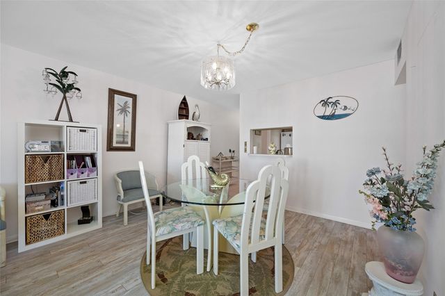 285 107TH AVENUE 306, Treasure Island, FL 33706