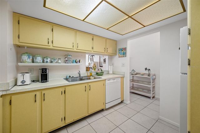 285 107TH AVENUE 306, Treasure Island, FL 33706