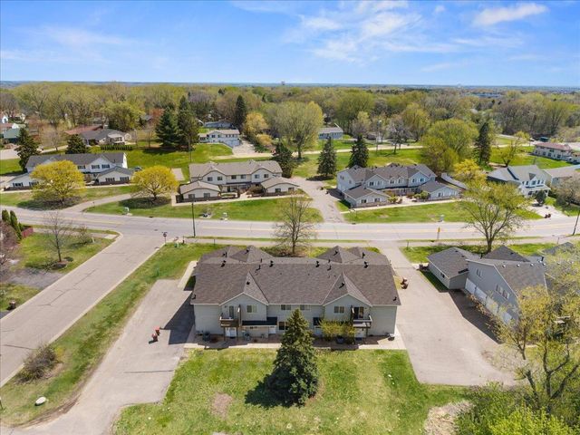 1604 Helmo Avenue N, Oakdale, MN 55128