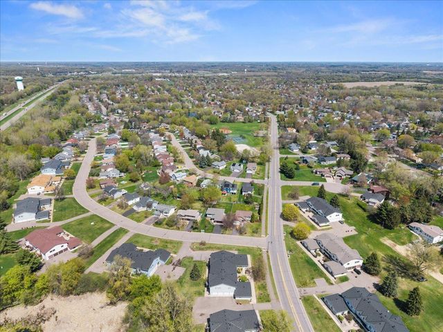 1604 Helmo Avenue N, Oakdale, MN 55128
