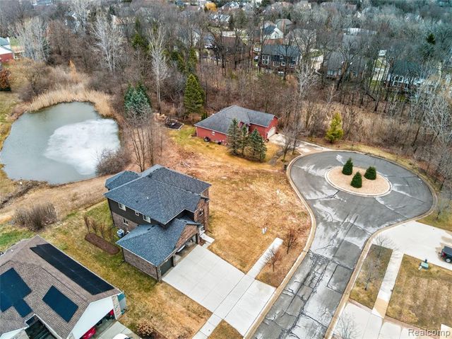 3633 Thornwood Drive, Auburn Hills, MI 48326