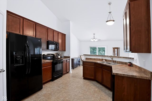 5678 Augusta Woods Drive, Plainfield, IN 46168