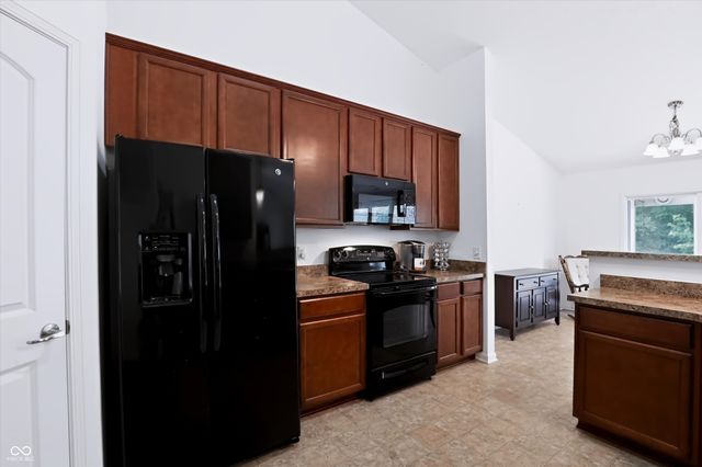 5678 Augusta Woods Drive, Plainfield, IN 46168