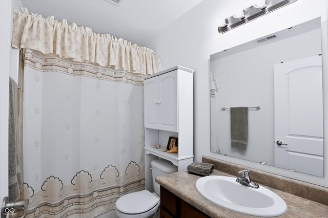 5678 Augusta Woods Drive, Plainfield, IN 46168