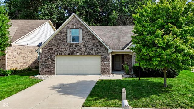 5678 Augusta Woods Drive, Plainfield, IN 46168