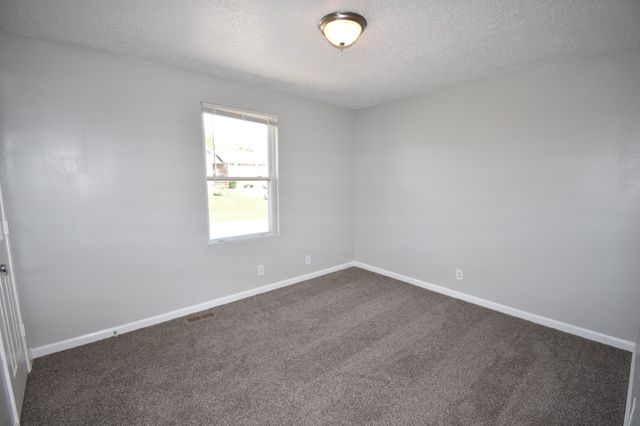 3276 Tower Dr Apt B, Clarksville, TN 37042