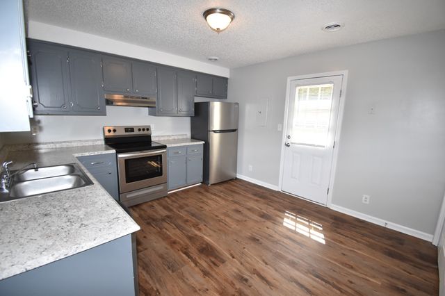 3276 Tower Dr Apt B, Clarksville, TN 37042