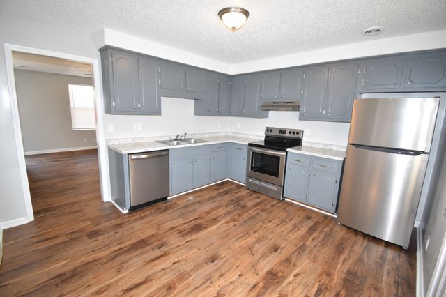 3276 Tower Dr Apt B, Clarksville, TN 37042