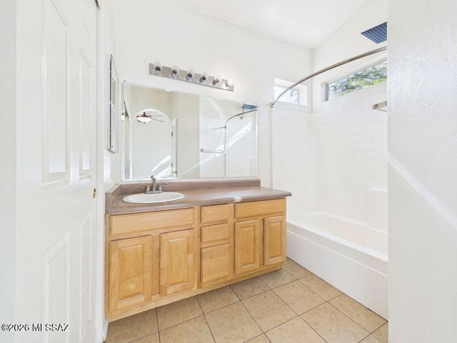 8844 E Marci Lynne Way, Tucson, AZ 85747