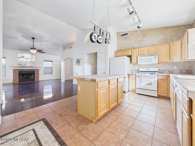 8844 E Marci Lynne Way, Tucson, AZ 85747