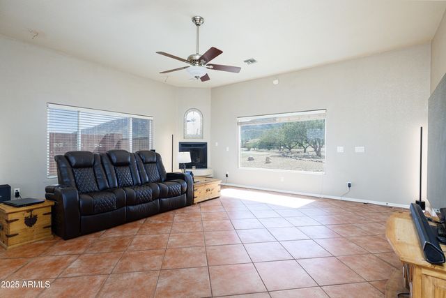 5465 E PIONEER Lane, Hereford, AZ 85615