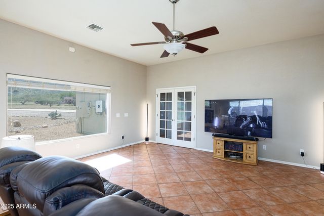 5465 E PIONEER Lane, Hereford, AZ 85615