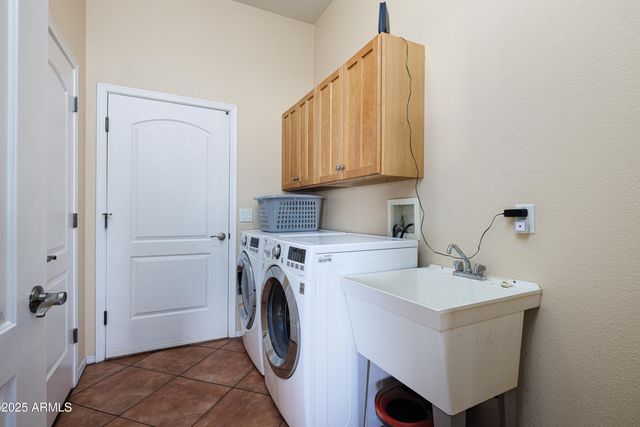 5465 E PIONEER Lane, Hereford, AZ 85615