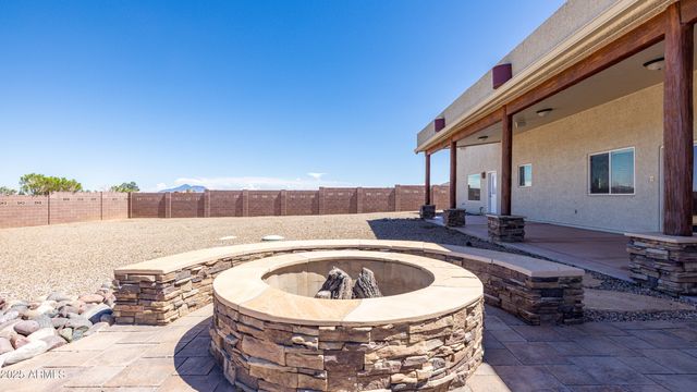 5465 E PIONEER Lane, Hereford, AZ 85615