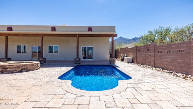 5465 E PIONEER Lane, Hereford, AZ 85615