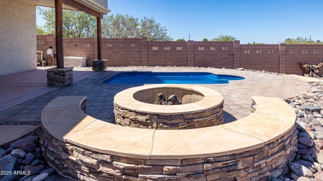 5465 E PIONEER Lane, Hereford, AZ 85615